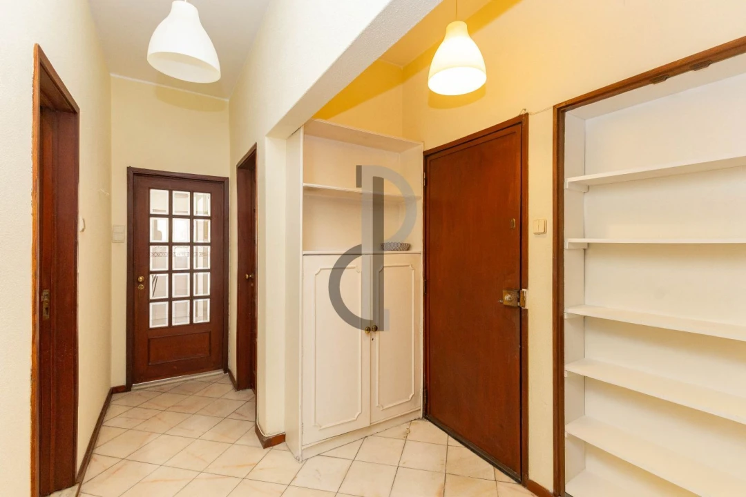 Apartamento T2 para Venda em Ramalde Foto 11