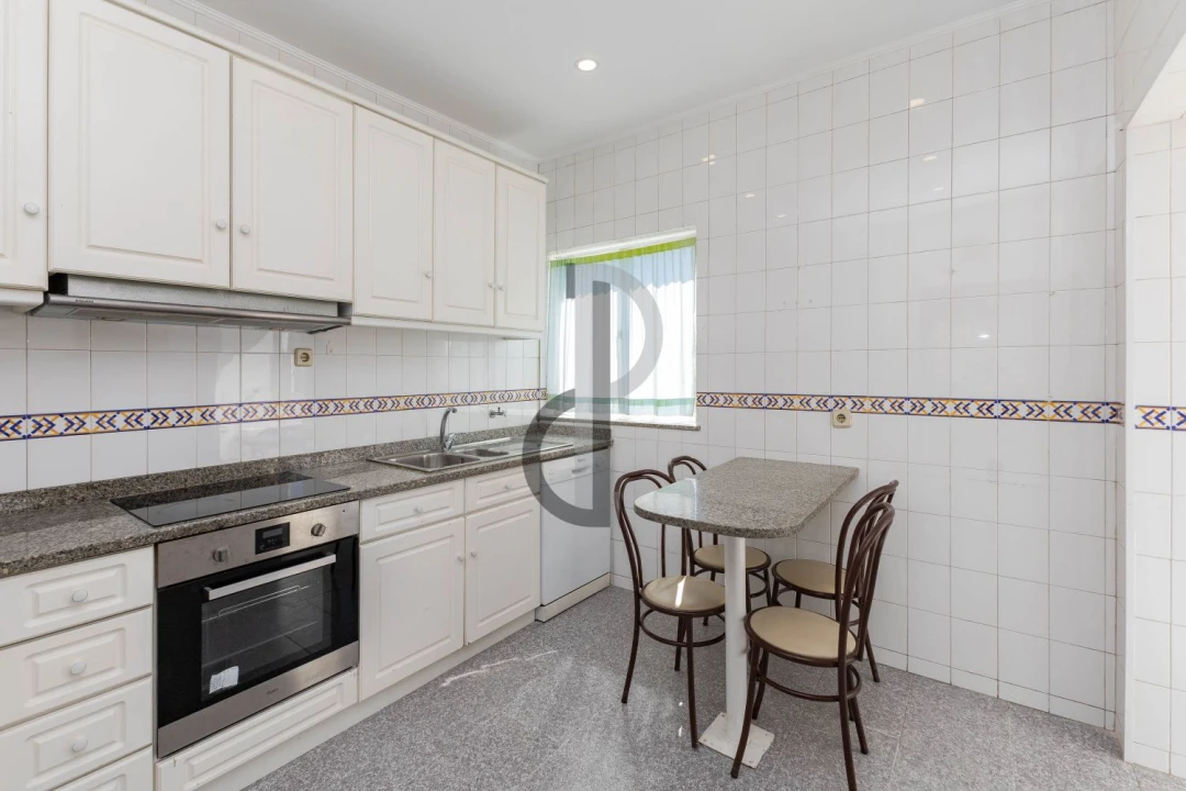 Apartamento T2 para Venda em Ramalde Foto 13