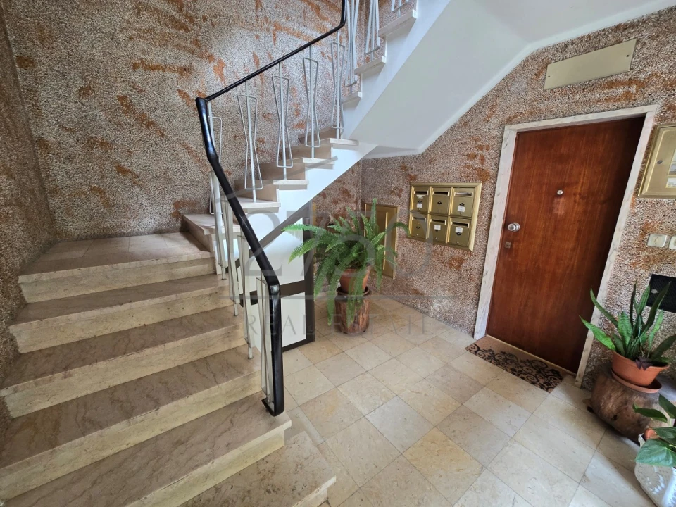 Apartamento T3 para Venda em Carcavelos e Parede Foto 2