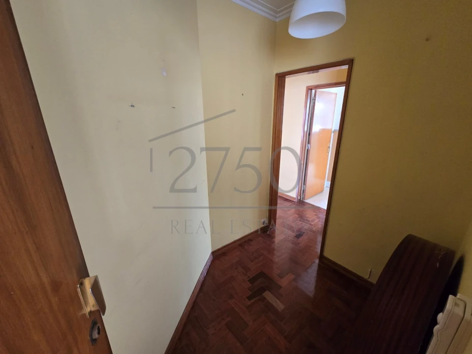 Apartamento T3 para Venda em Carcavelos e Parede Foto 3
