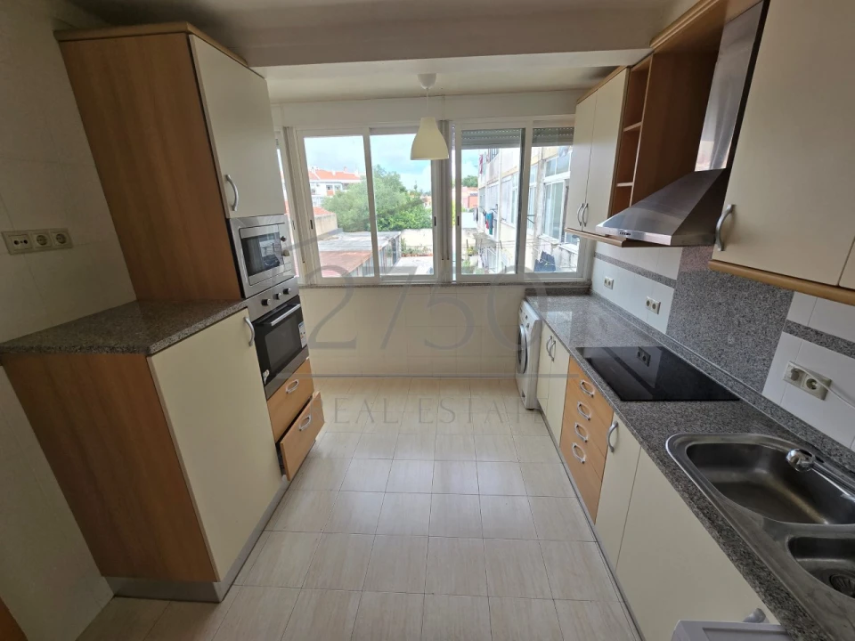 Apartamento T3 para Venda em Carcavelos e Parede Foto 6