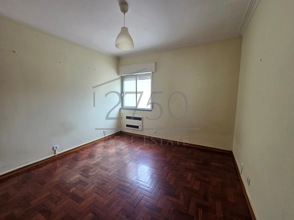 Apartamento T3 para Venda em Carcavelos e Parede Foto 17