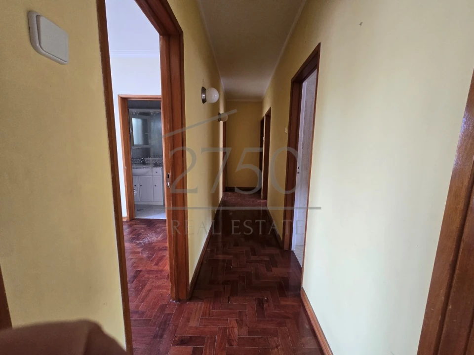 Apartamento T3 para Venda em Carcavelos e Parede Foto 19
