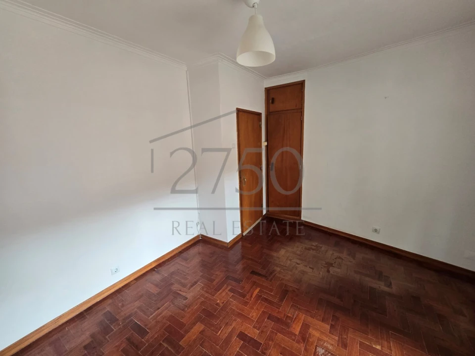 Apartamento T3 para Venda em Carcavelos e Parede Foto 22
