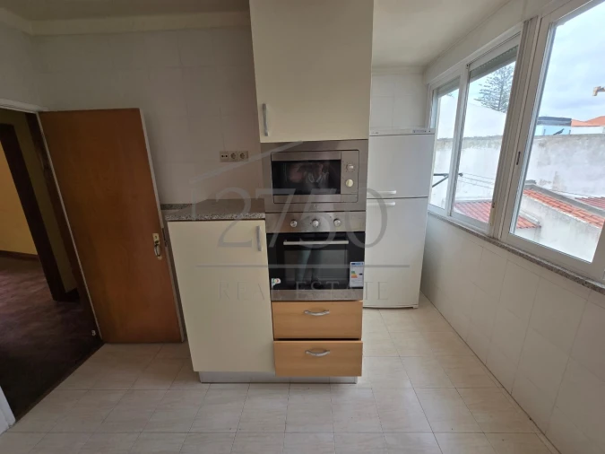 Apartamento T3 para Venda em Carcavelos e Parede Foto 5
