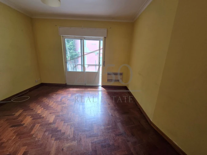 Apartamento T3 para Venda em Carcavelos e Parede Foto 8