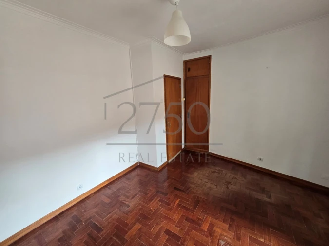 Apartamento T3 para Venda em Carcavelos e Parede Foto 22