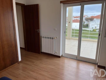 Apartamento T2 para Arrendamento em Lourinhã e Atalaia