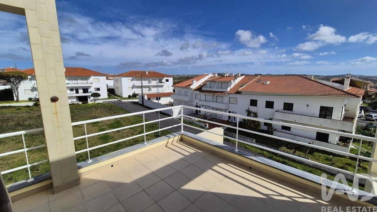 Apartamento T2 para Arrendamento em Lourinhã e Atalaia Foto 23