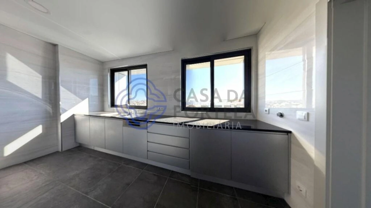 Apartamento T4 para Venda em Cedofeita, Santo Ildefonso, Sé, Miragaia, São Nicolau e Vitória Foto 16