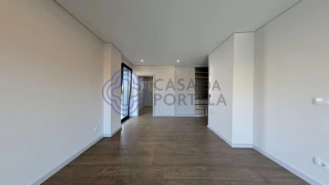 Apartamento T4 para Venda em Cedofeita, Santo Ildefonso, Sé, Miragaia, São Nicolau e Vitória