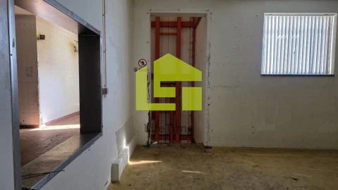 Armazém para Venda em Trancoso (São Pedro e Santa Maria) e Souto Maior