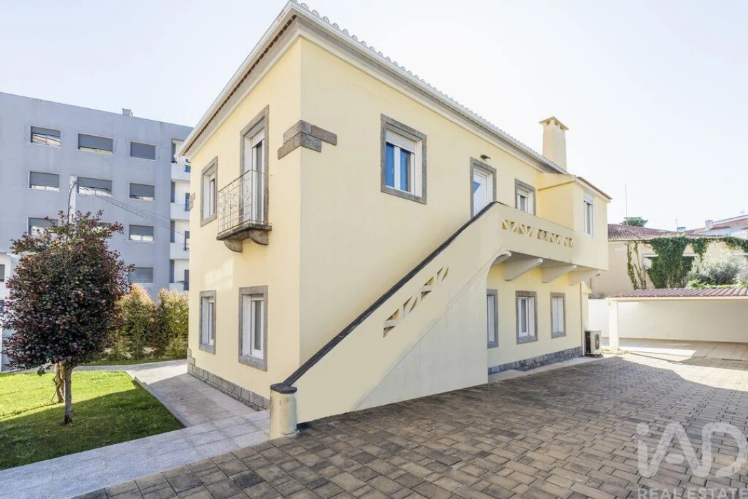 Moradia T4 para Arrendamento em Agualva e Mira-Sintra Foto 3