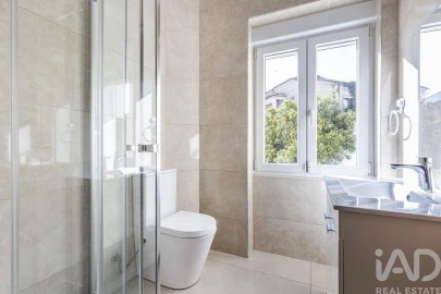 Moradia T4 para Arrendamento em Agualva e Mira-Sintra