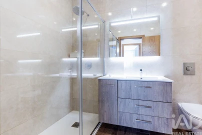 Moradia T4 para Arrendamento em Agualva e Mira-Sintra