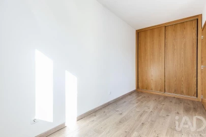 Moradia T4 para Arrendamento em Agualva e Mira-Sintra