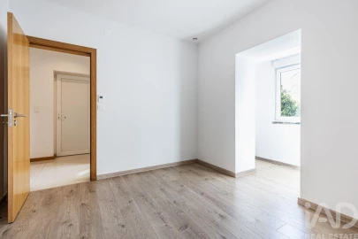 Moradia T4 para Arrendamento em Agualva e Mira-Sintra