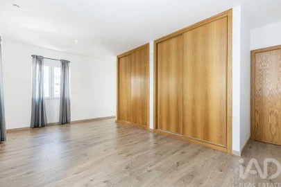 Moradia T4 para Arrendamento em Agualva e Mira-Sintra