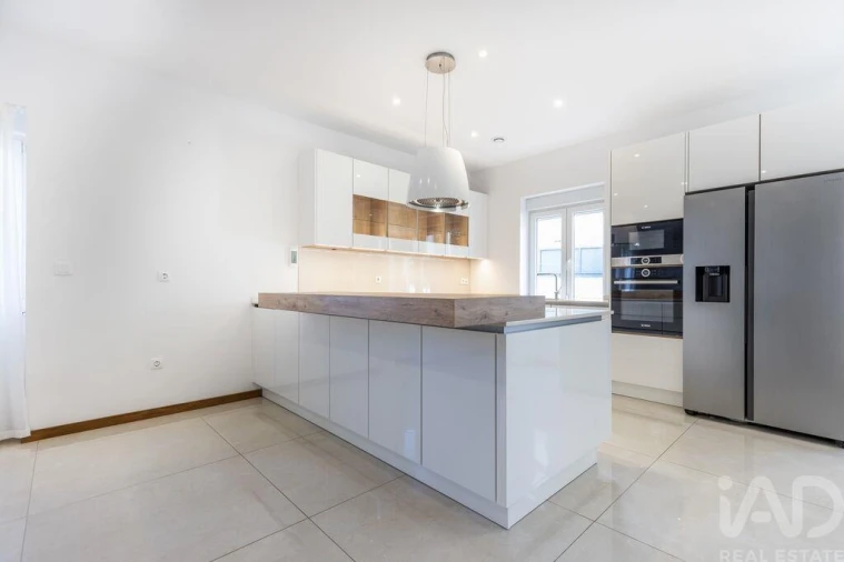 Moradia T4 para Arrendamento em Agualva e Mira-Sintra Foto 10