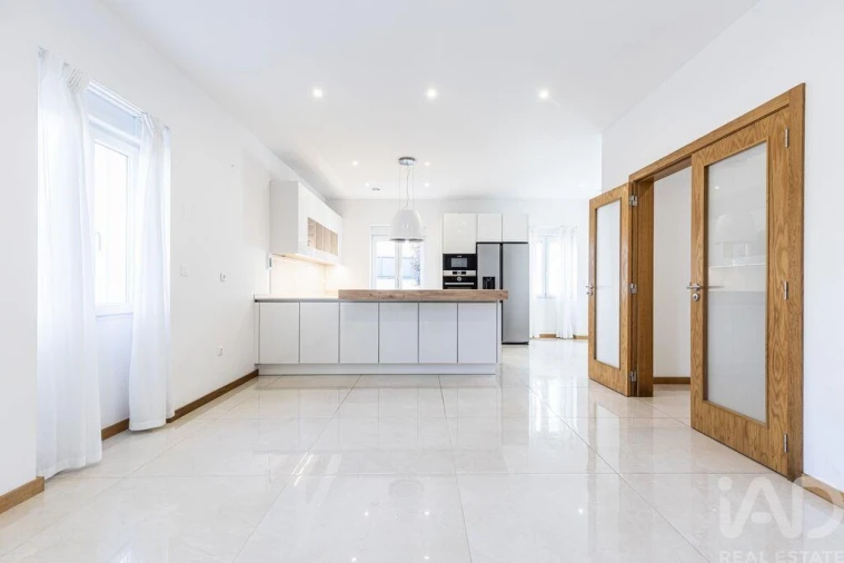 Moradia T4 para Arrendamento em Agualva e Mira-Sintra Foto 7