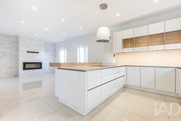 Moradia T4 para Arrendamento em Agualva e Mira-Sintra Foto 9