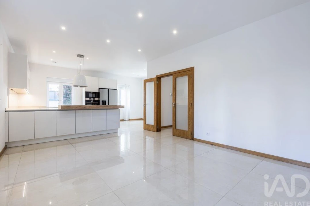 Moradia T4 para Arrendamento em Agualva e Mira-Sintra Foto 6