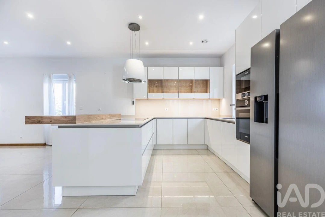 Moradia T4 para Arrendamento em Agualva e Mira-Sintra Foto 11