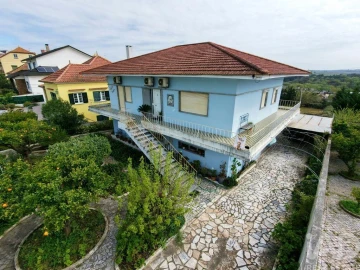 Moradia T3 para Venda em Cadaval e Pêro Moniz
