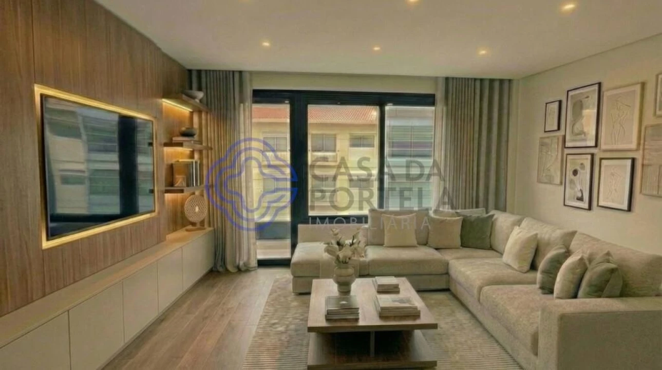 Apartamento T3 para Venda em Cedofeita, Santo Ildefonso, Sé, Miragaia, São Nicolau e Vitória Foto 1