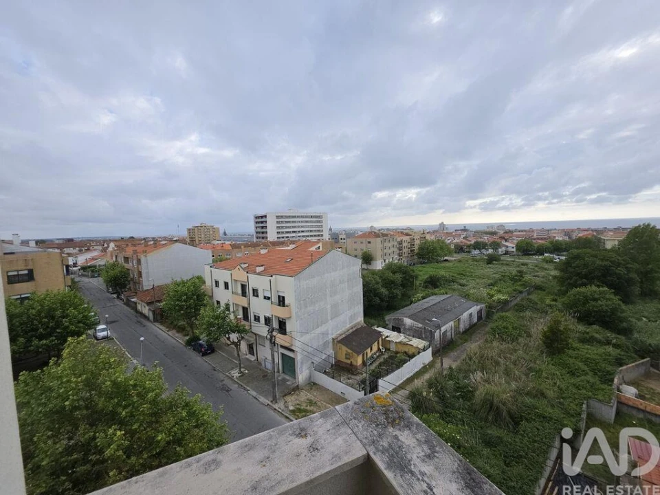 Apartamento T4 para Venda em Anta e Guetim Foto 23