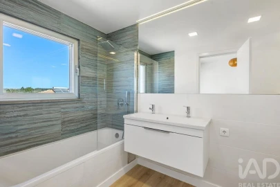 Apartamento T3 para Venda em A dos Cunhados e Maceira