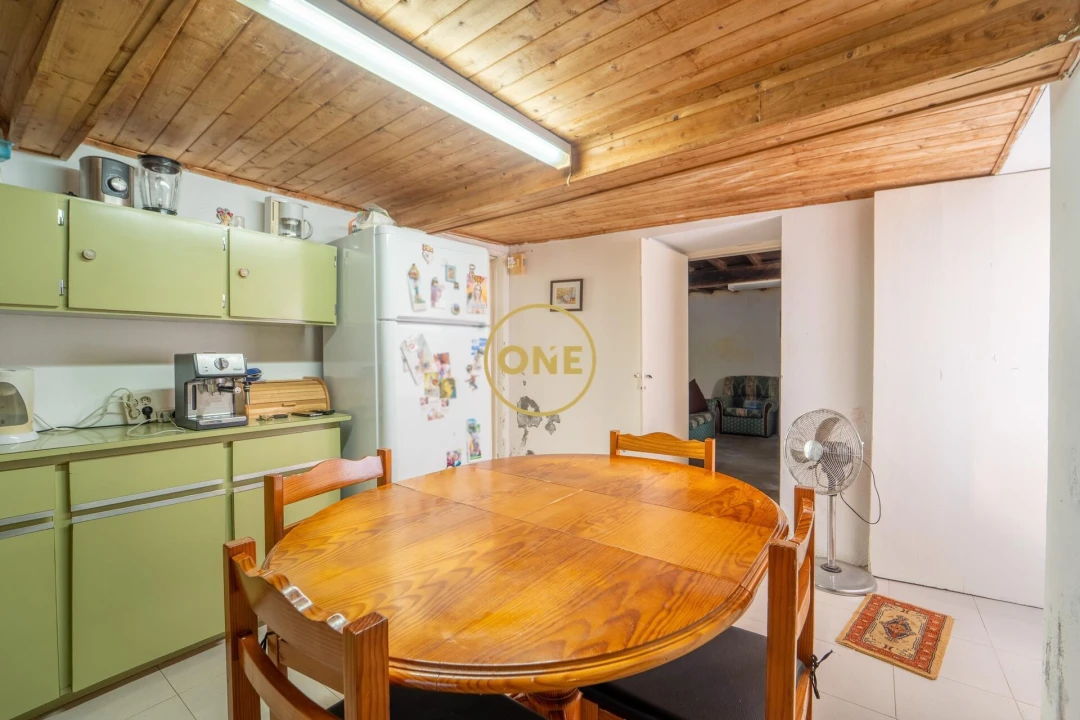 Moradia T2 para Venda em Fenais da Luz Foto 6