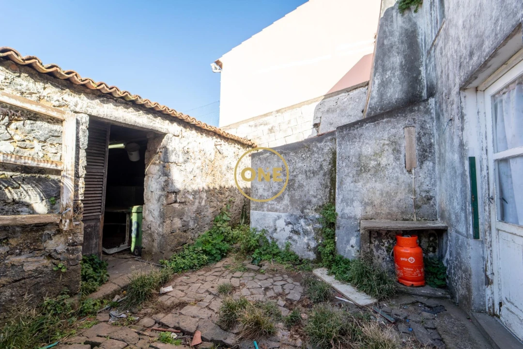 Moradia T2 para Venda em Fenais da Luz Foto 19