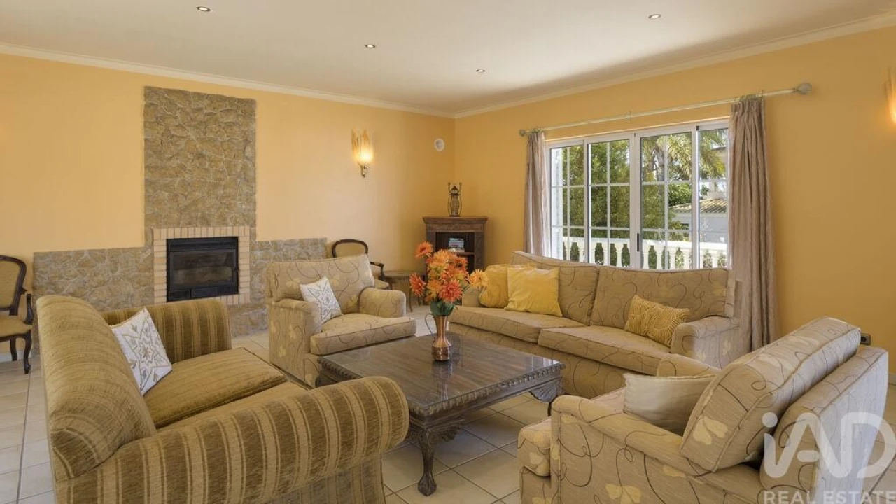 Moradia T4 para Venda em Alvor Foto 5