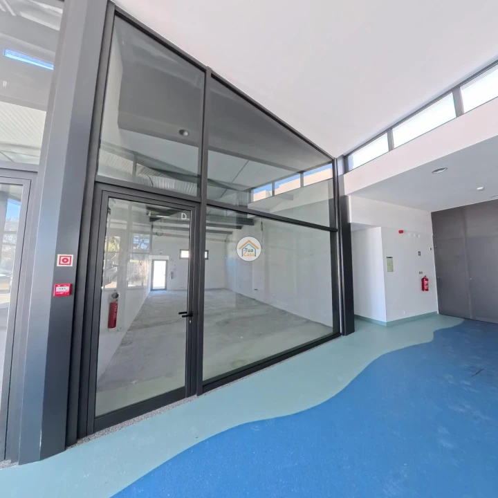 Negócio para Venda em Arcozelo Foto 21