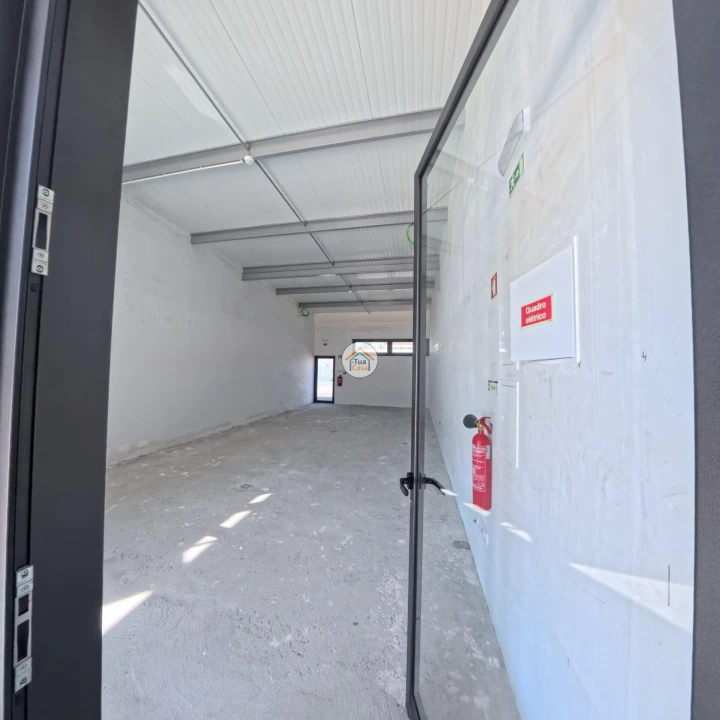 Negócio para Venda em Arcozelo Foto 6