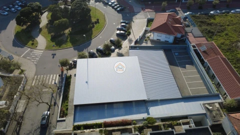 Negócio para Venda em Arcozelo