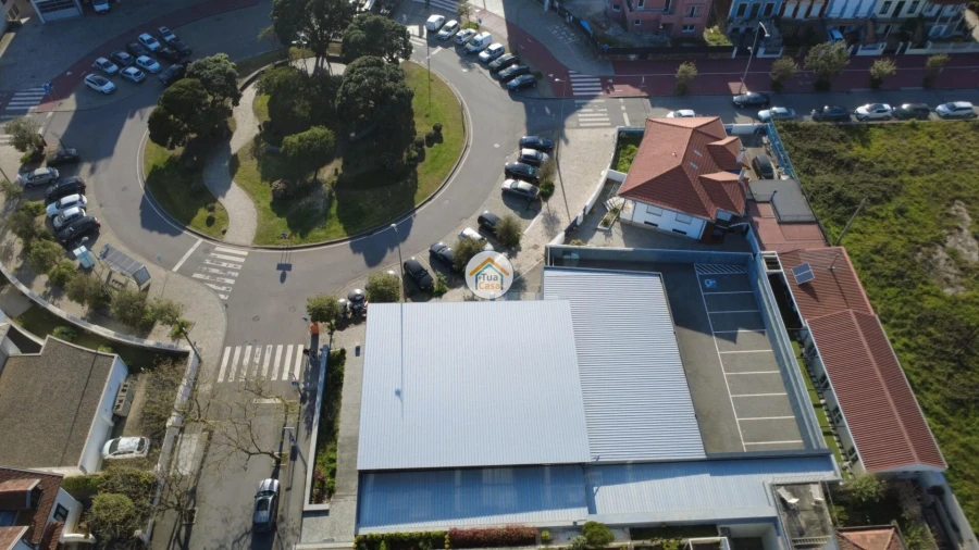 Negócio para Venda em Arcozelo Foto 3