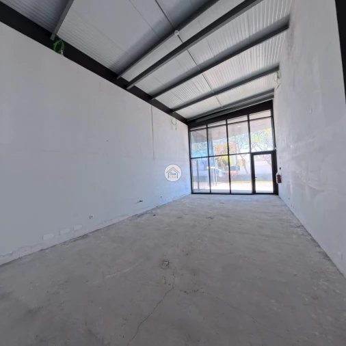 Negócio para Venda em Arcozelo Foto 18