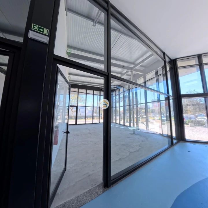 Negócio para Venda em Arcozelo Foto 12