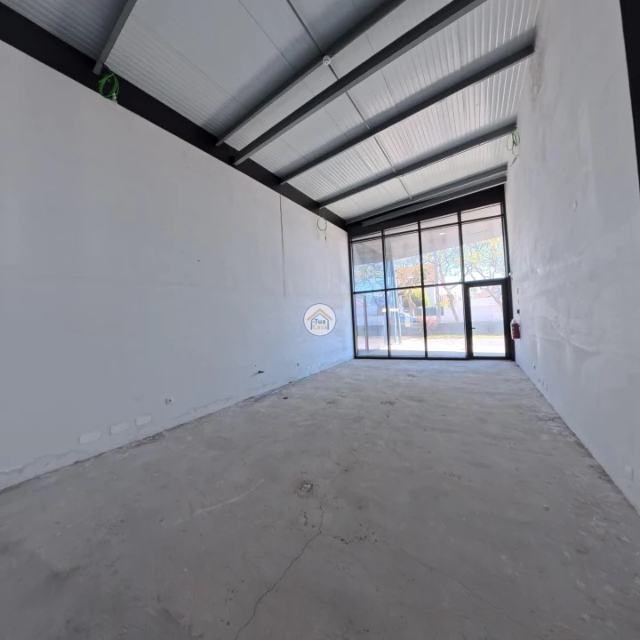 Negócio para Venda em Arcozelo Foto 18