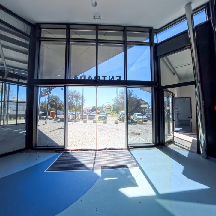 Negócio para Venda em Arcozelo Foto 24