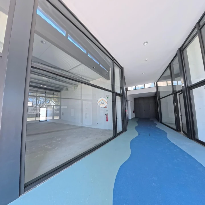 Negócio para Venda em Arcozelo Foto 8