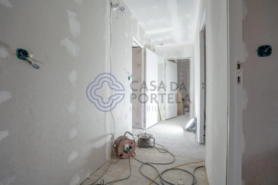 Moradia T4 para Venda em Frazão Arreigada Foto 11