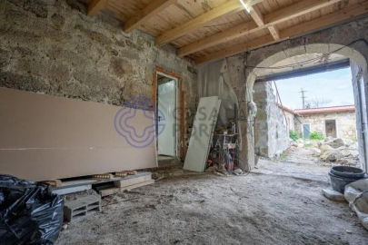 Moradia T4 para Venda em Frazão Arreigada