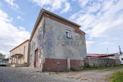 Moradia T4 para Venda em Frazão Arreigada