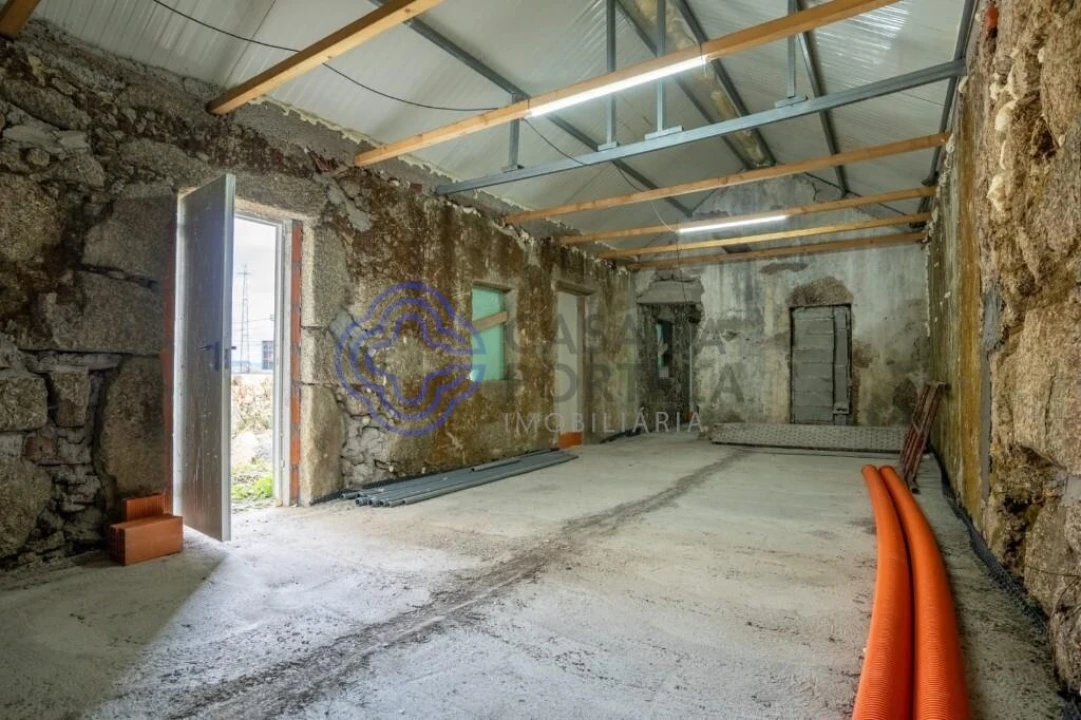 Moradia T4 para Venda em Frazão Arreigada Foto 4