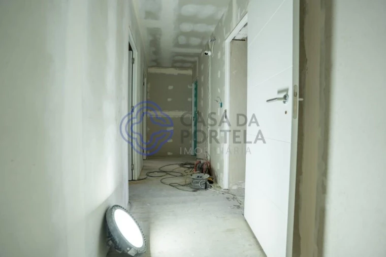 Moradia T4 para Venda em Frazão Arreigada Foto 14