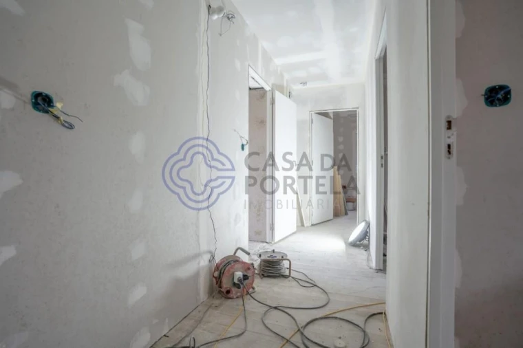 Moradia T4 para Venda em Frazão Arreigada Foto 11