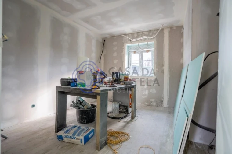 Moradia T4 para Venda em Frazão Arreigada Foto 13